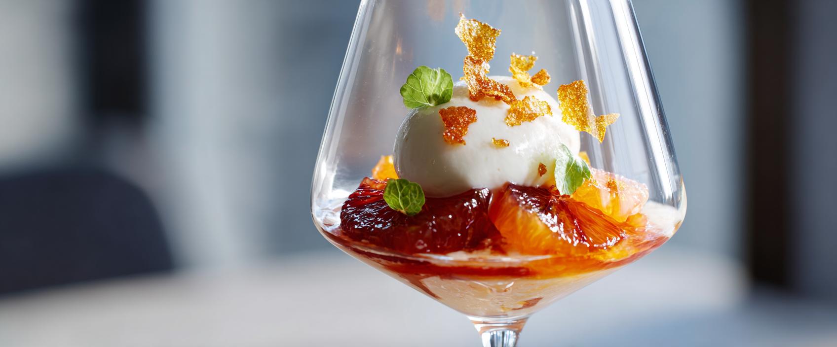 Bloedsinaasappel met Earl Grey, Grand Marnier, Gemberroom en Amandelkrokant