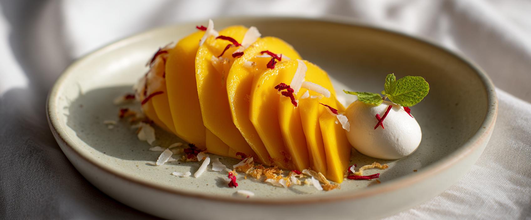 Mango met Kokoscrème, Limoen, Chili en Geroosterde Kokos
