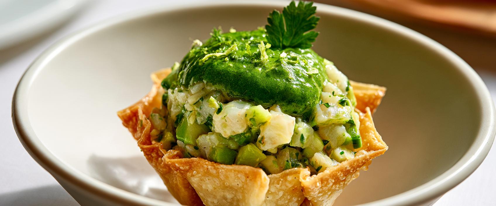 Mar de Lima — wonton met zeebaars, avocado en limoen-korianderemulsie