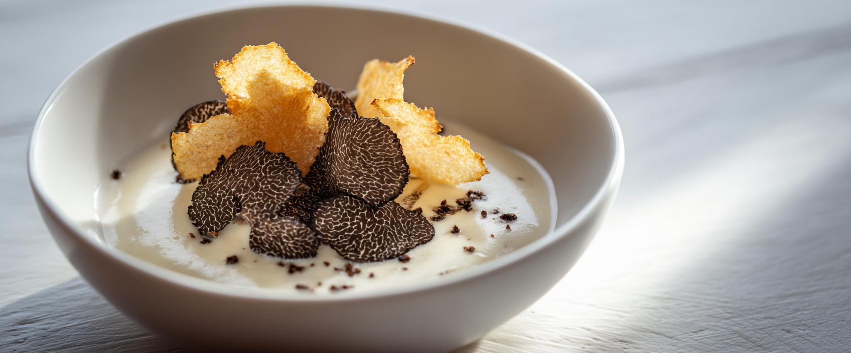 Zwarte Truffel met Warme Vanilleroom en Aardappelcrunch